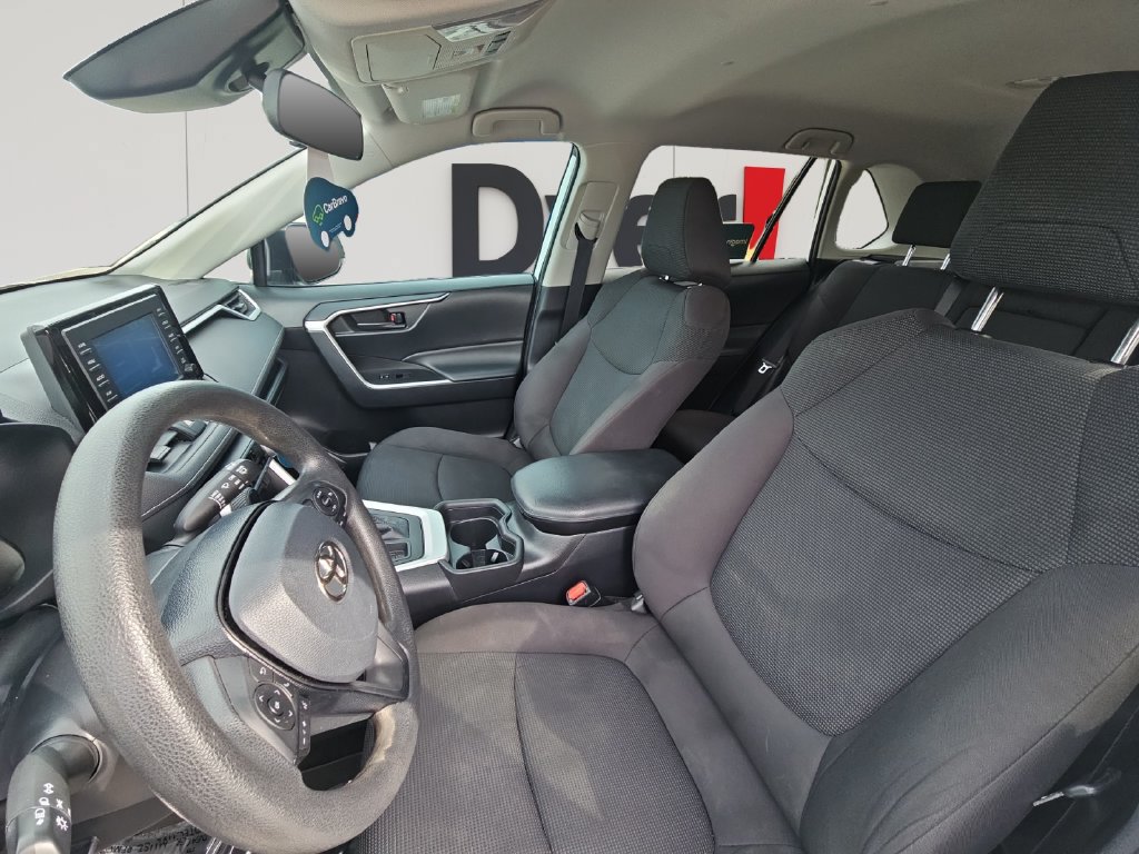 Used 2021 Toyota RAV4 LE FWD image 10