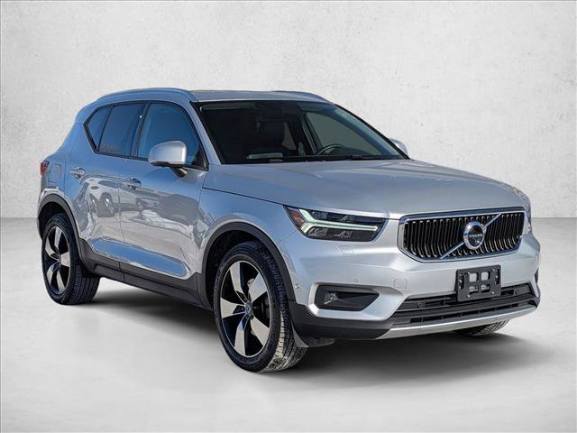 Used 2019 Volvo XC40 T5 Momentum image 3