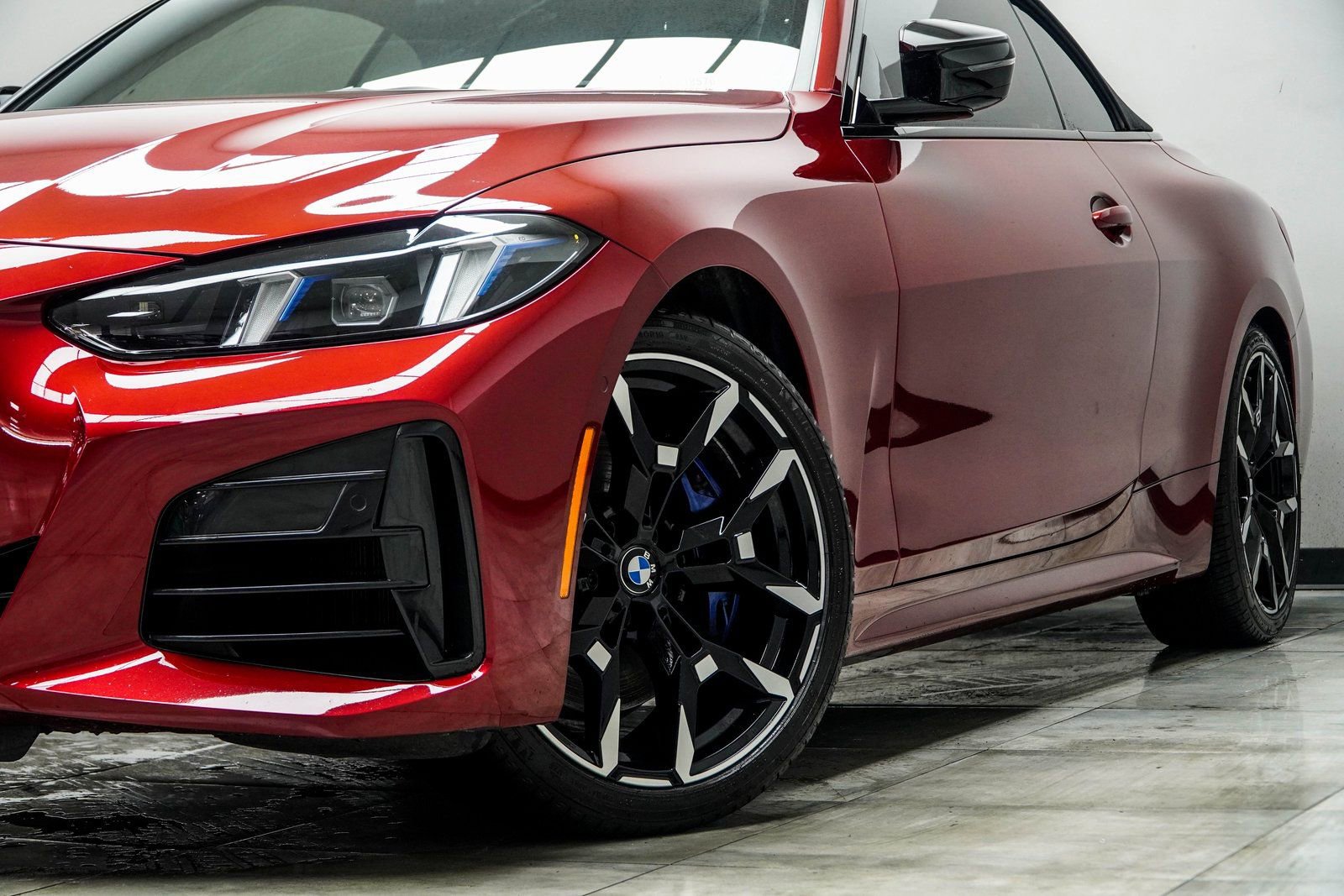 Used 2025 BMW M440i Convertible w/ Premium Package RWD image 3