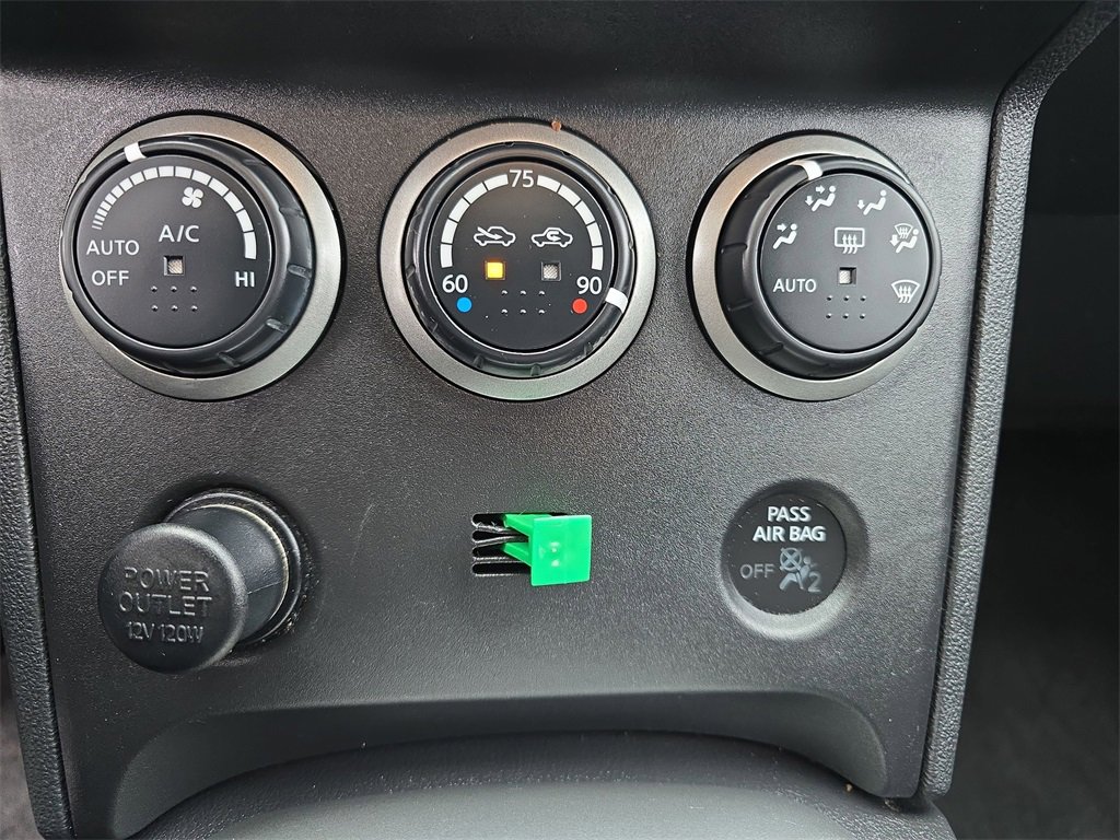 Used 2013 Nissan Rogue SL image 26