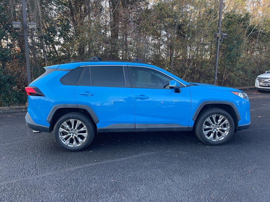 Used 2020 Toyota RAV4 XLE Premium image 21