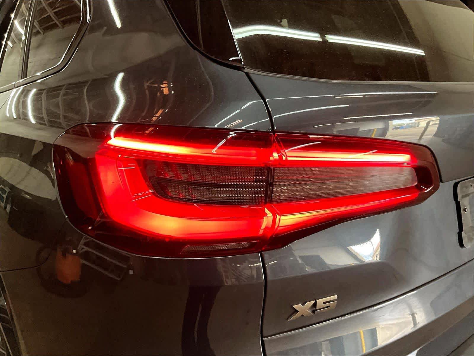 Used 2022 BMW X5 M50i w/ Executive Package image 30