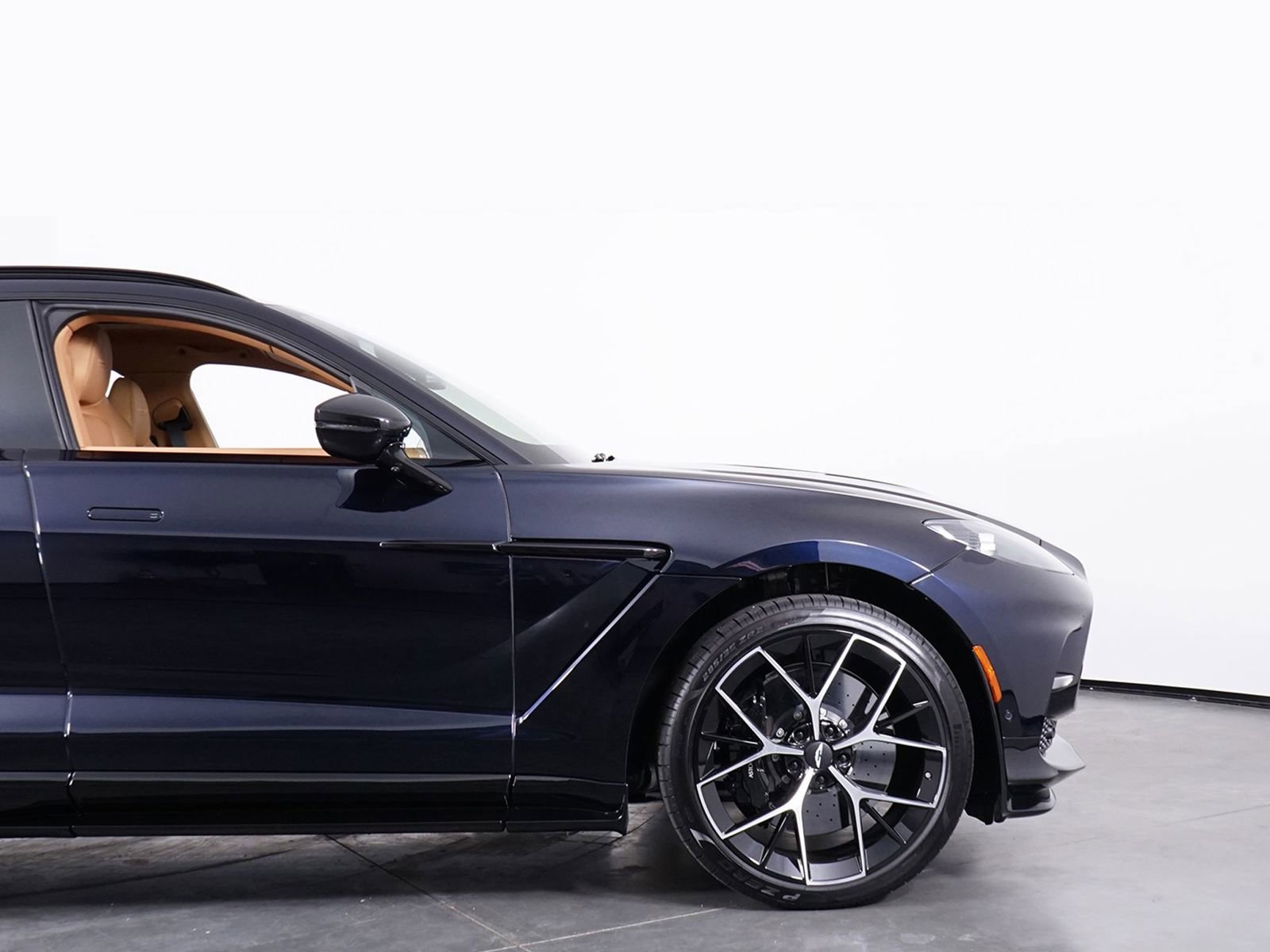 New 2026 Aston Martin DBX 707 image 27