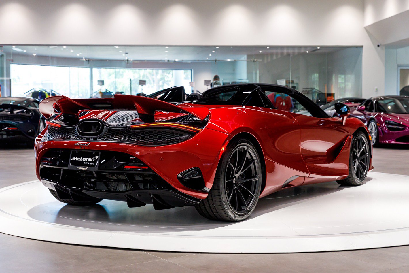 Used 2027 McLaren 750S Spider RWD image 23