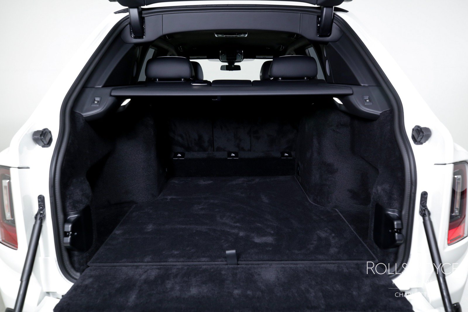Certified 2025 Rolls-Royce Cullinan AWD/4WD image 23
