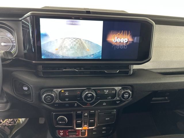 Used 2024 Jeep Wrangler Unlimited image 22