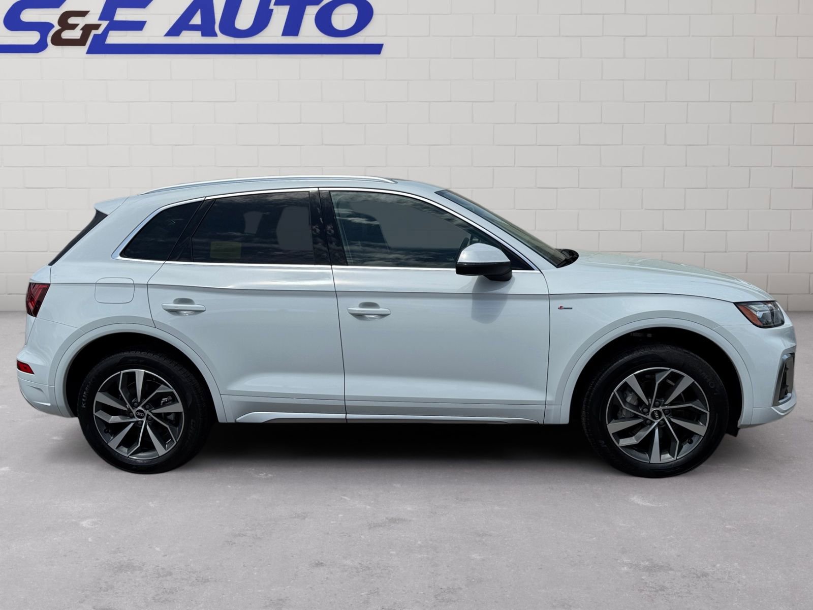 Used 2023 Audi Q5 2.0T Premium Plus AWD/4WD image 5