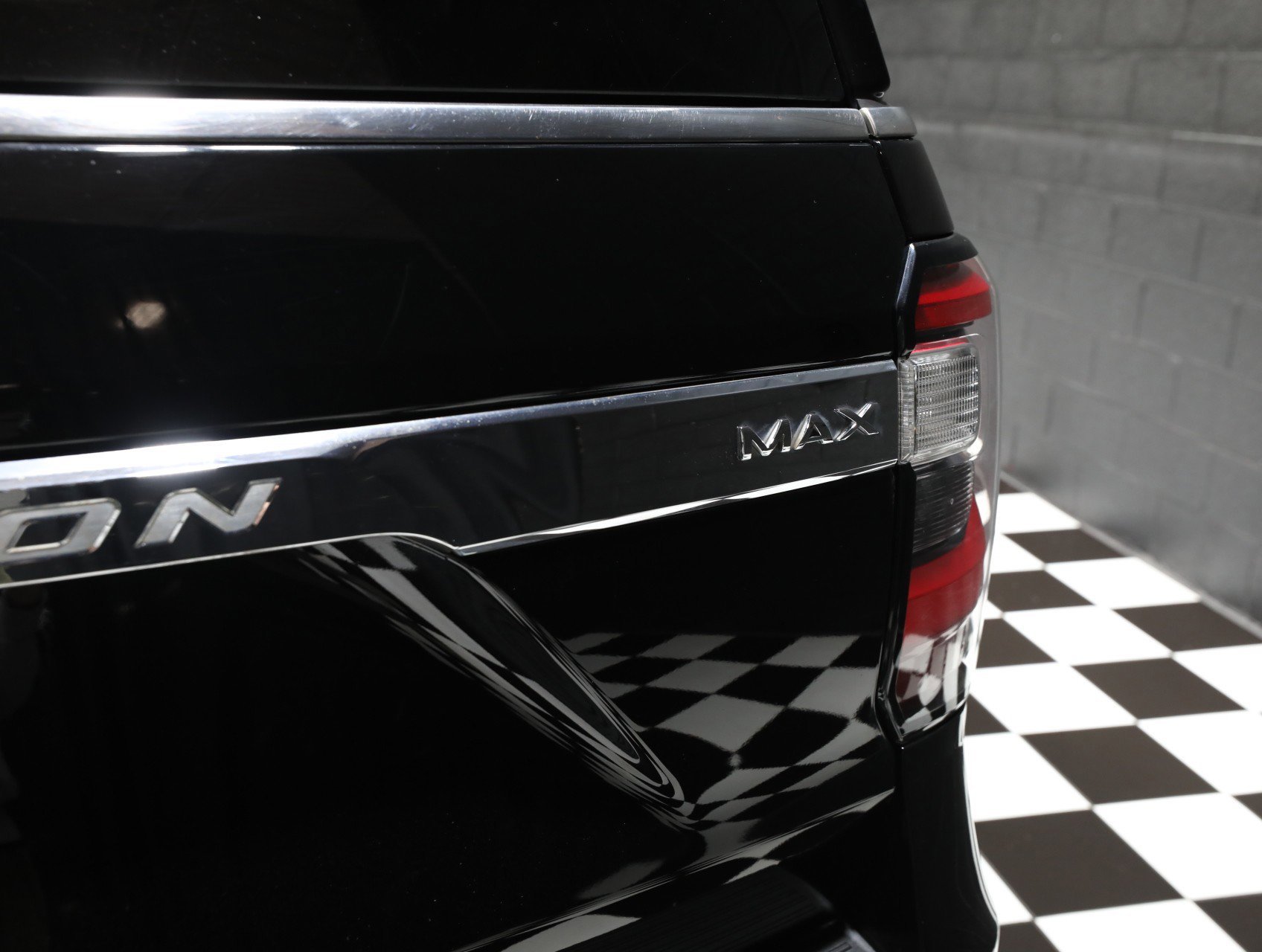 Used 2018 Ford Expedition Max Limited w/ Equipment Group 302A image 15