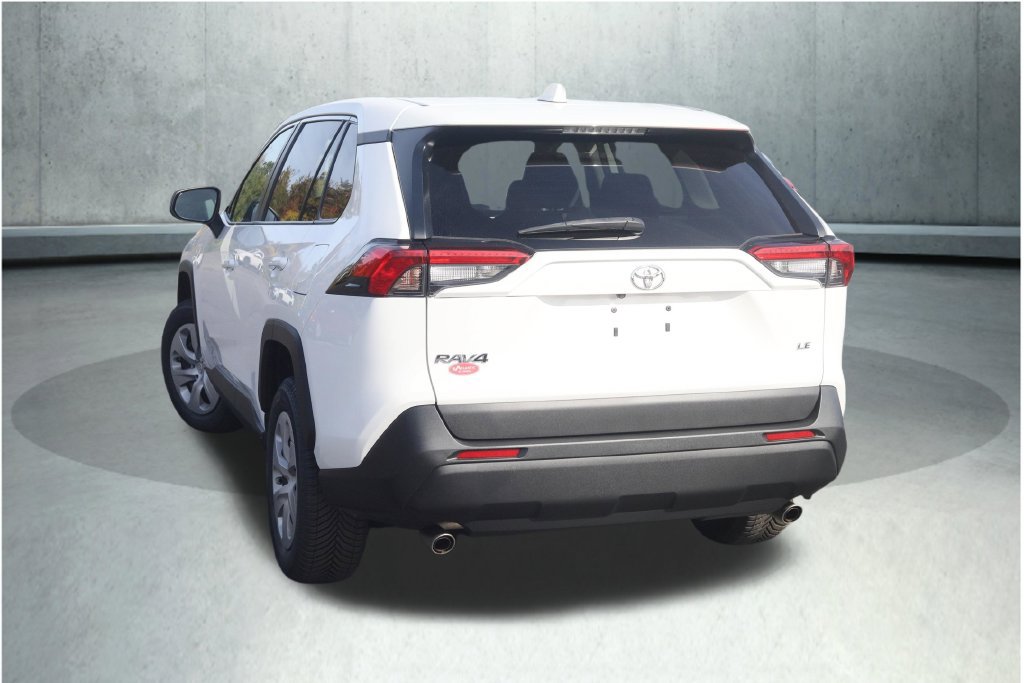 Used 2024 Toyota RAV4 LE FWD image 15