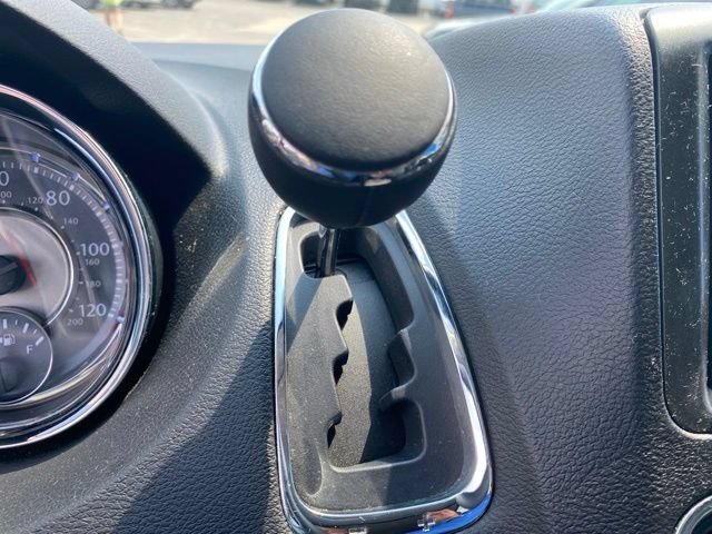 Used 2013 Chrysler Town & Country Touring FWD image 22