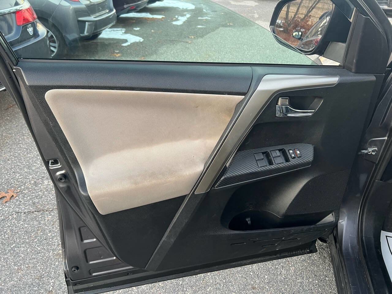 Used 2015 Toyota RAV4 XLE image 22