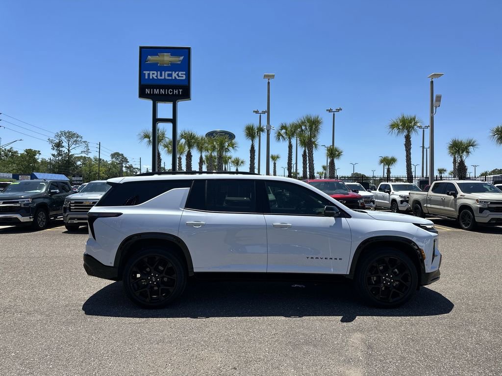 Used 2026 Chevrolet Traverse RS FWD image 17