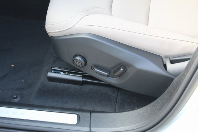 New 2026 Volvo XC60 B5 Plus w/ Climate Package image 13