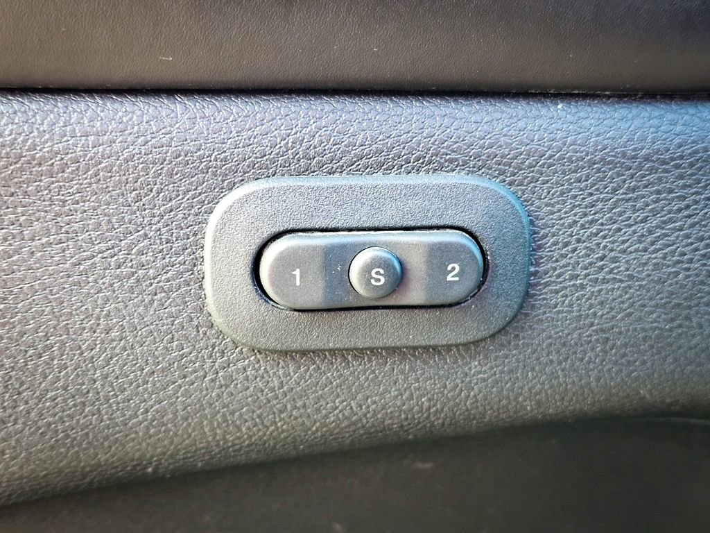 Used 2017 Dodge Durango R/T w/ Technology Group image 12