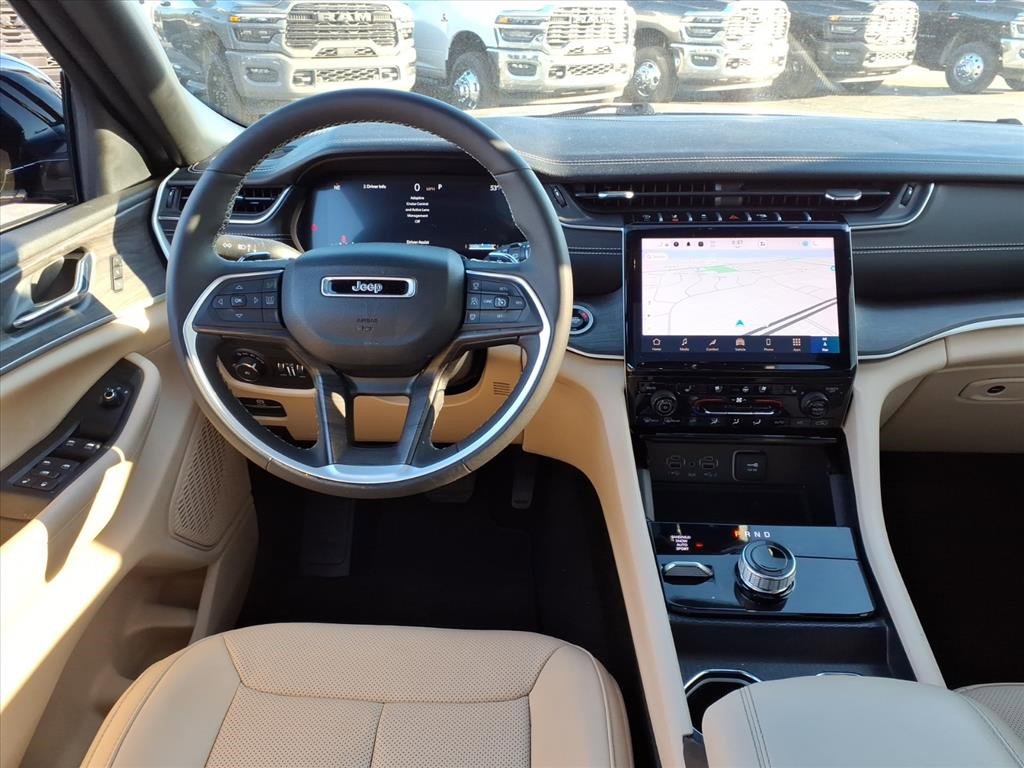 Certified 2024 Jeep Grand Cherokee L Limited w/ Luxury Tech Group II image 17