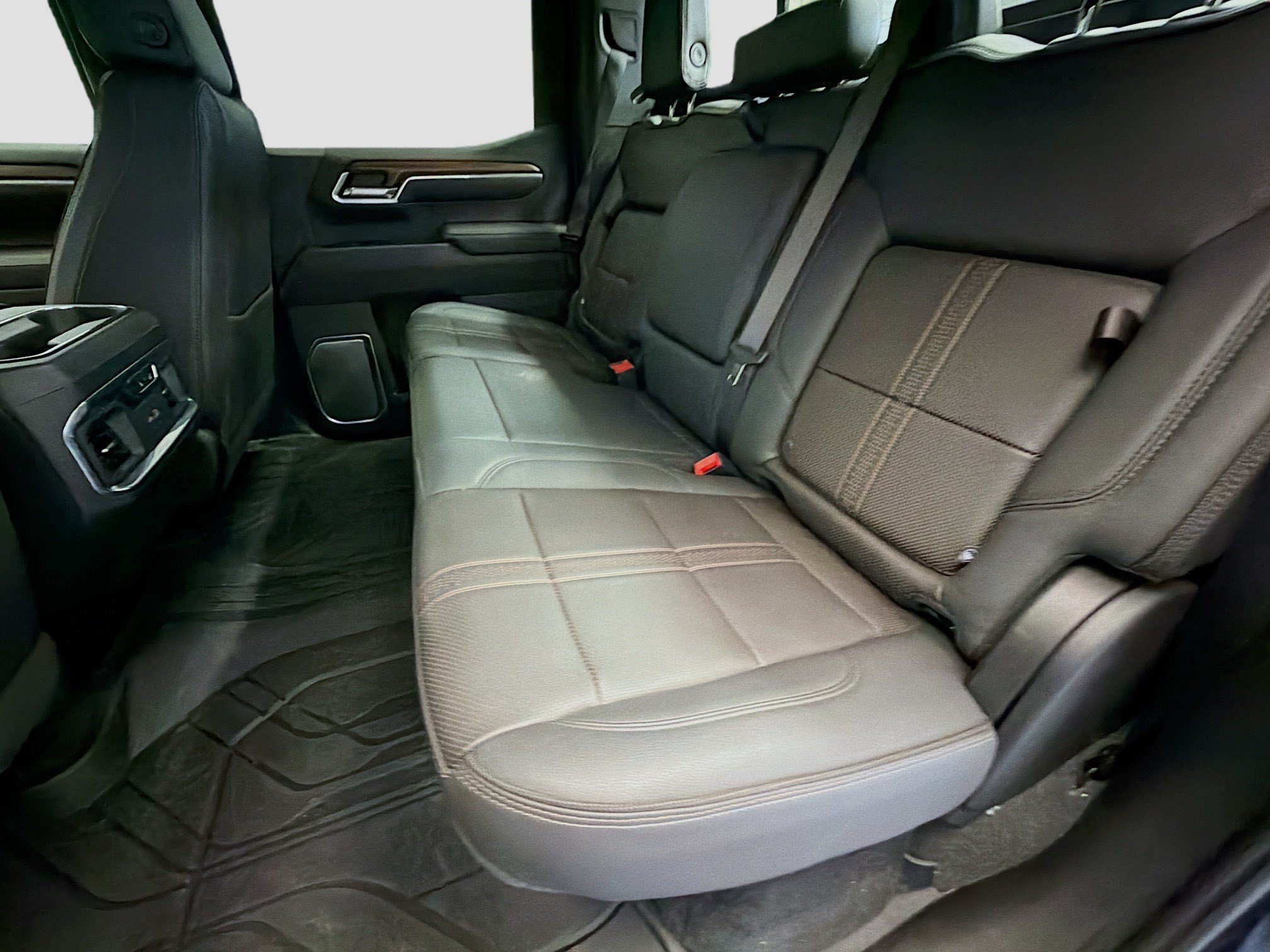 Used 2025 Chevrolet Silverado 1500 High Country w/ High Country Premium Package AWD/4WD image 13