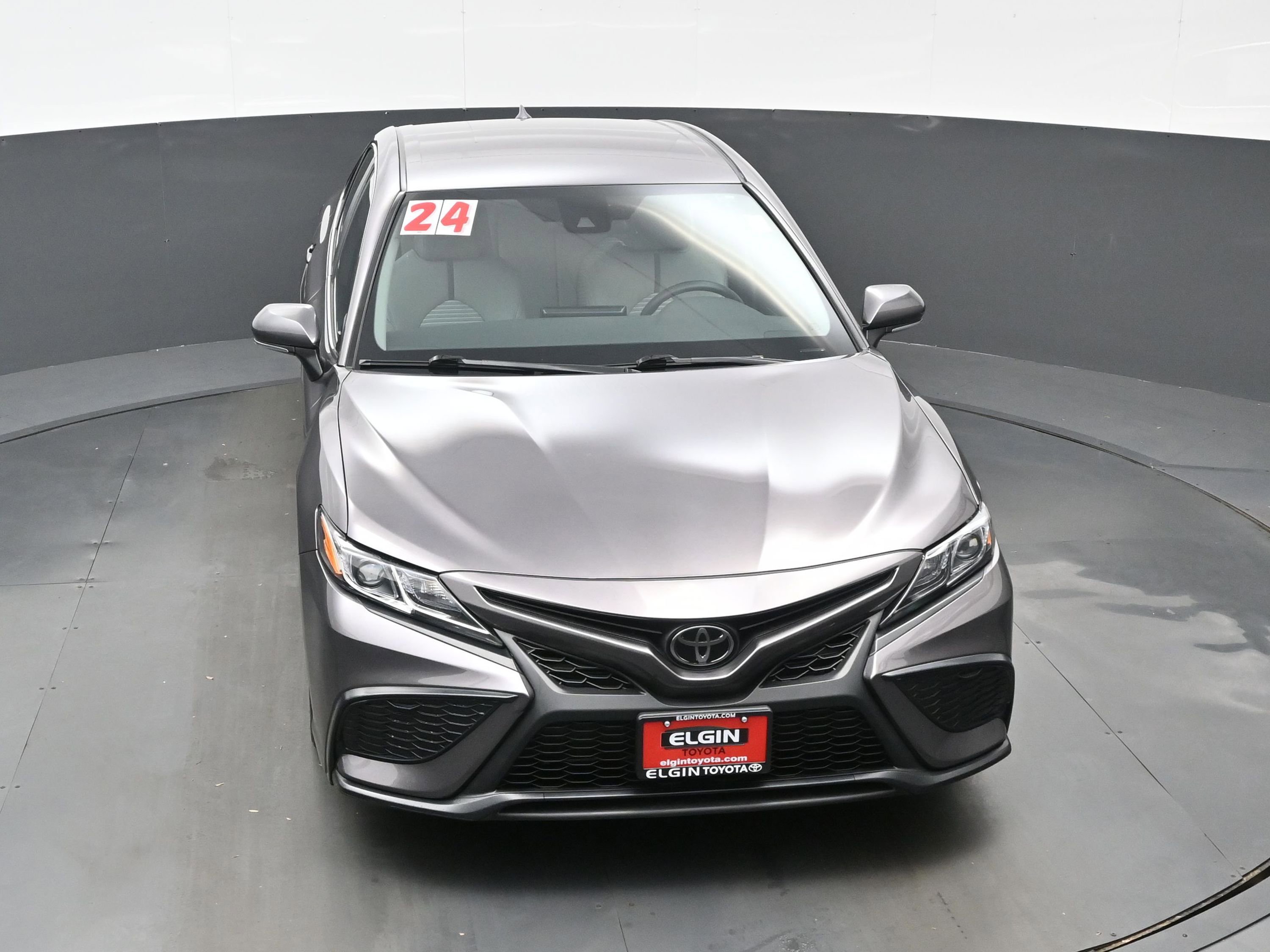Used 2024 Toyota Camry SE image 34