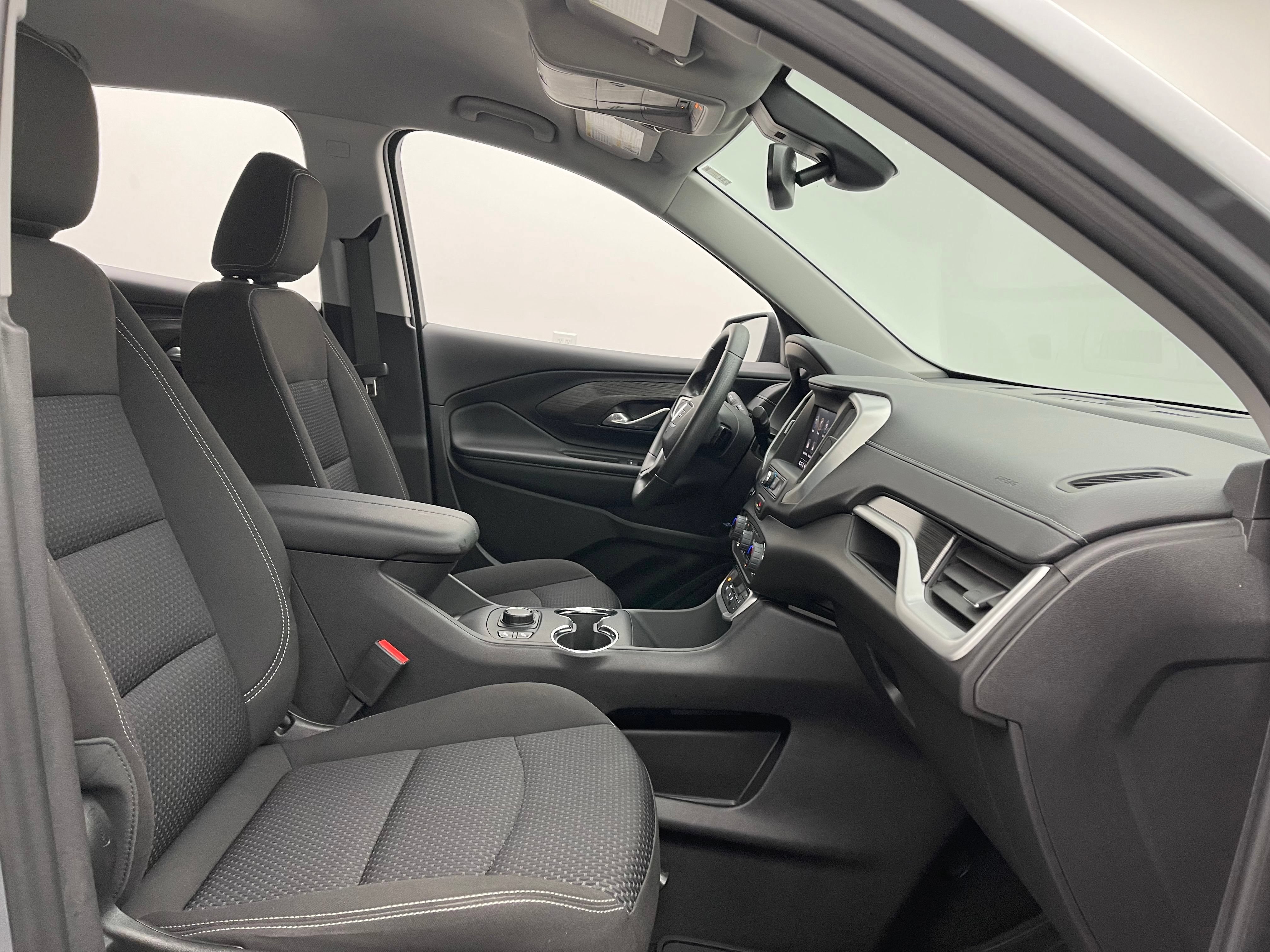 Used 2024 GMC Terrain SLE w/ Driver Convenience Package FWD image 30