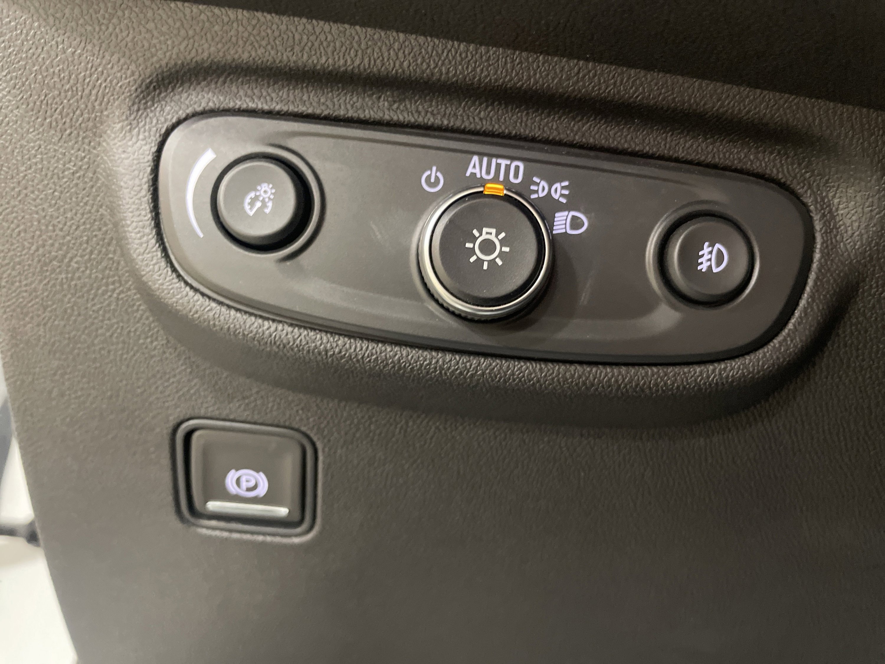 Used 2024 GMC Terrain SLT image 16