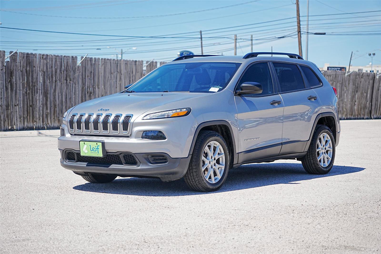 Used 2016 Jeep Cherokee Sport image 8