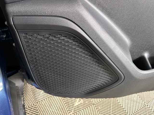 Used 2025 Chevrolet Traverse LT w/ Driver Confidence Package image 29