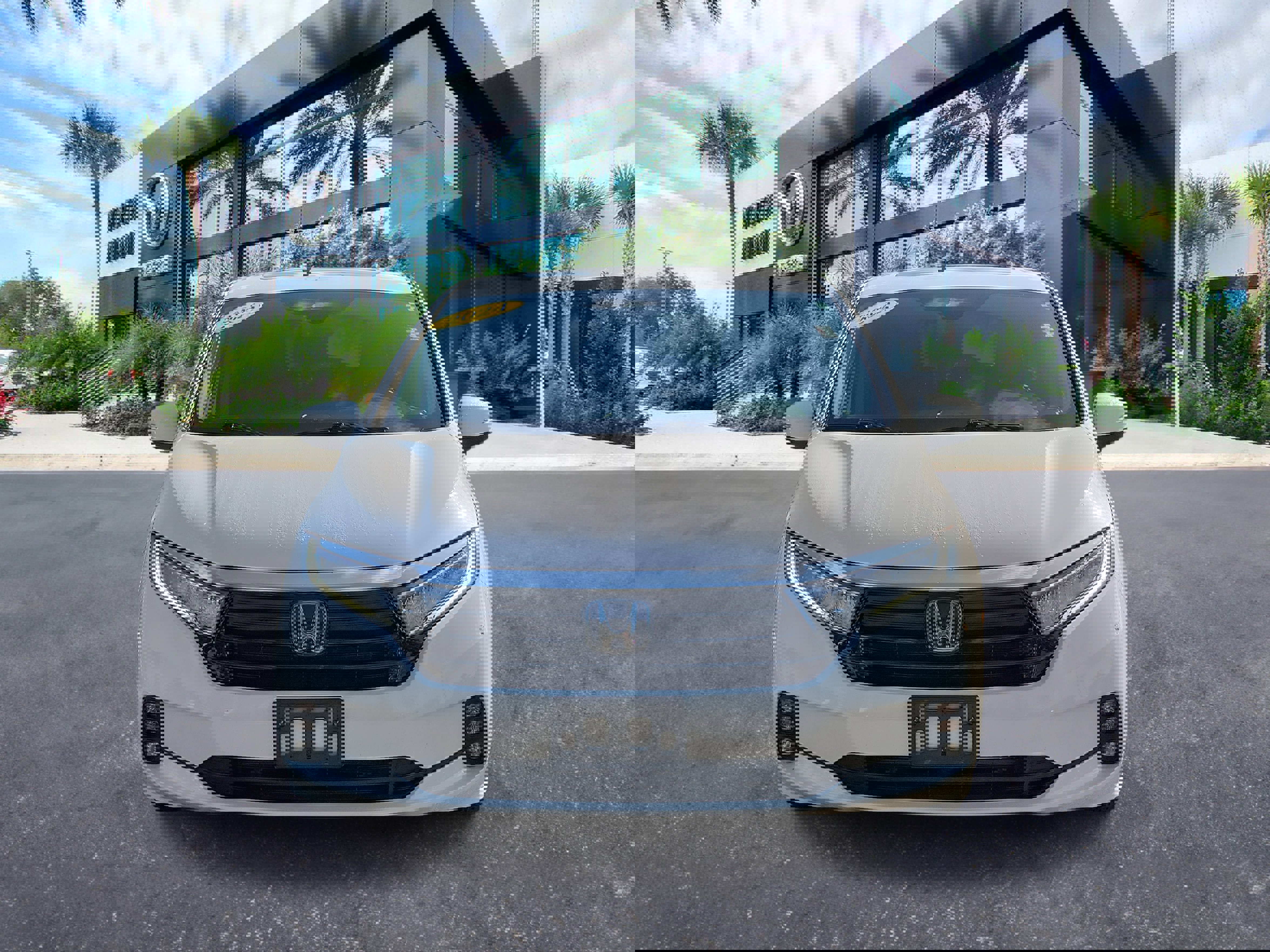 Used 2024 Honda Odyssey EX-L image 2