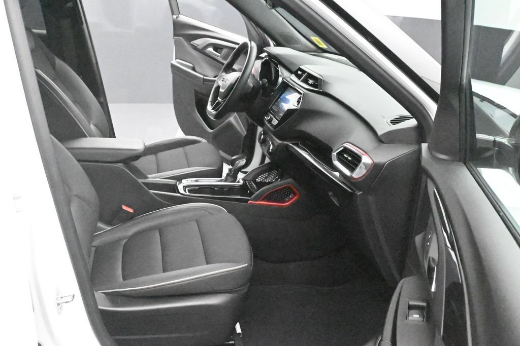 Certified 2023 Chevrolet TrailBlazer RS w/ Convenience Package AWD/4WD image 11
