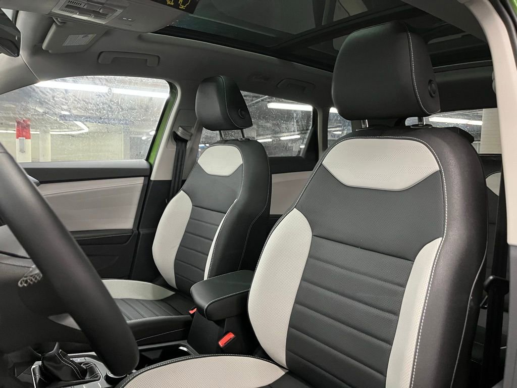 New 2025 Volkswagen Taos SEL image 19