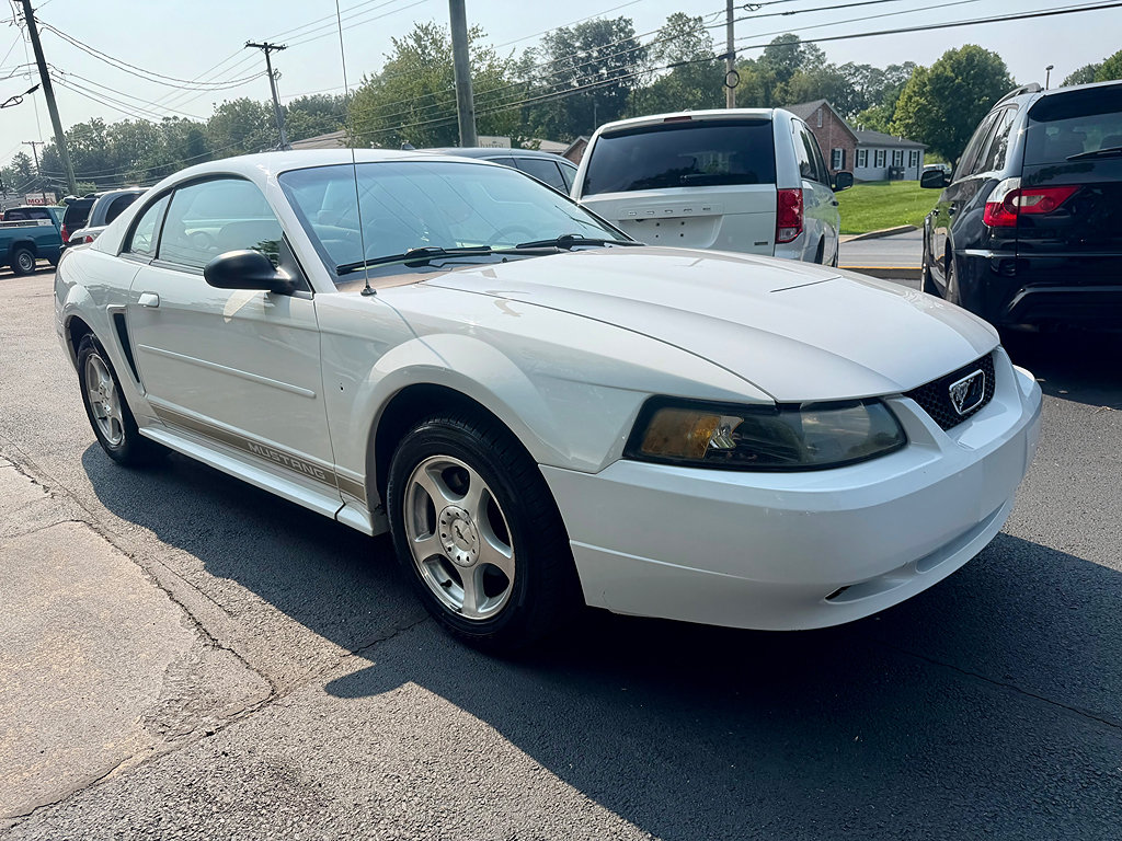 Used 2003 Ford Mustang Coupe RWD image 3