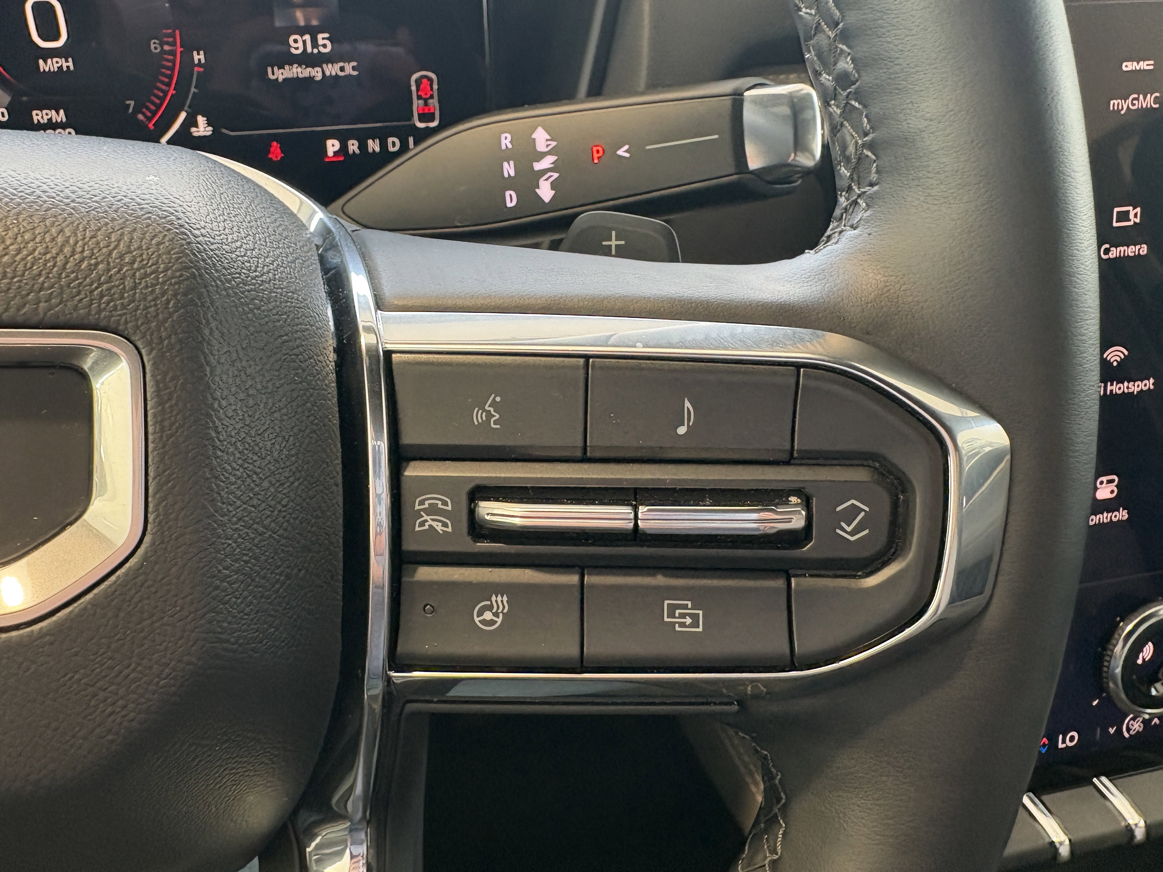 Used 2025 GMC Terrain Elevation w/ Elevation Premium Package AWD/4WD image 13