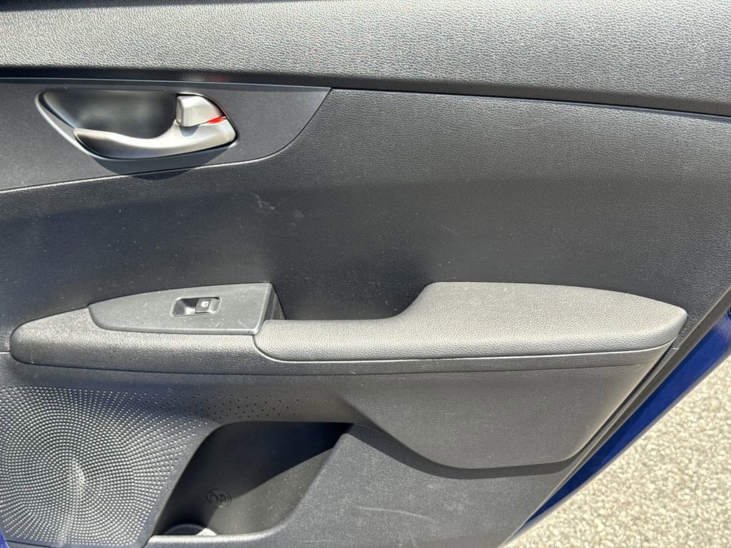 Used 2020 Kia Forte LXS FWD image 16