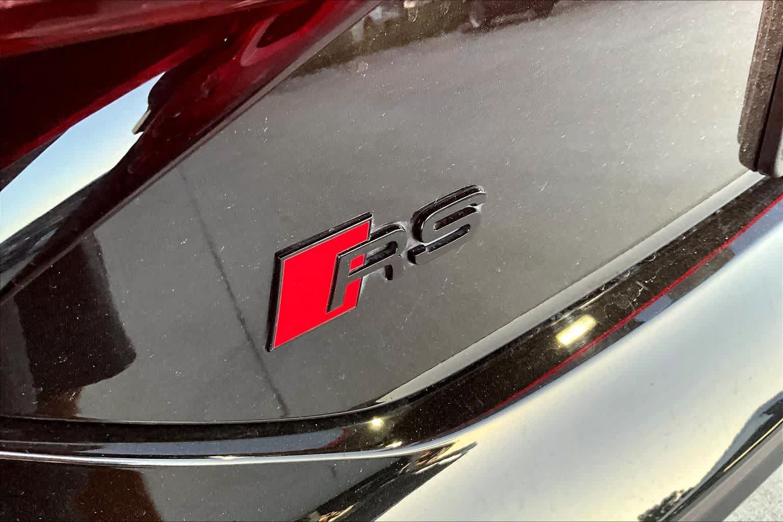 Used 2024 Audi RS e-tron GT w/ Carbon Performance Package AWD/4WD image 32