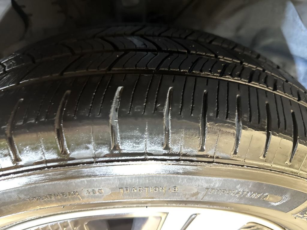 Used 2022 Kia Niro EX image 11