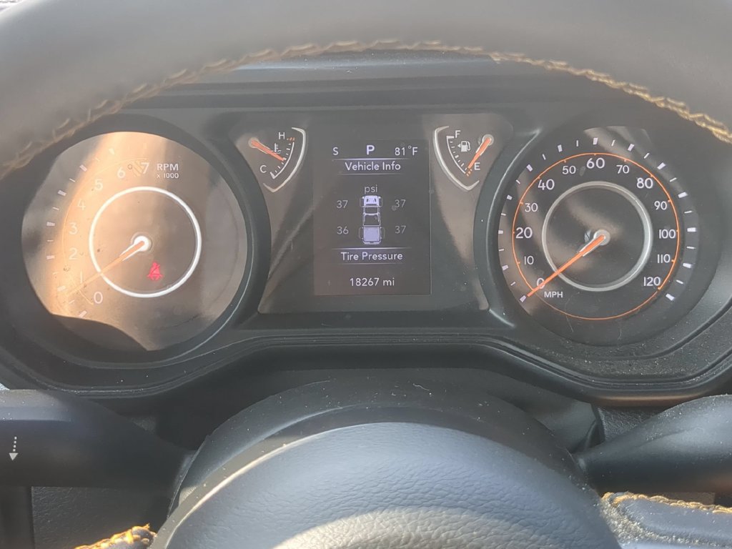 Used 2024 Jeep Gladiator Sport AWD/4WD image 17
