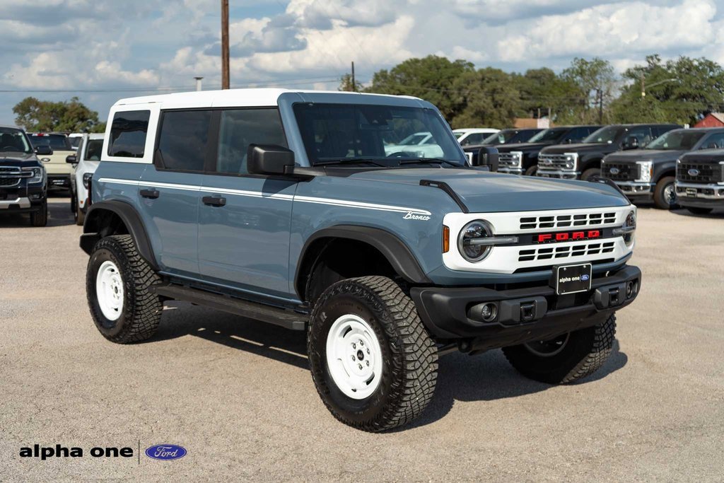 Used 2023 Ford Bronco Heritage Edition image 3