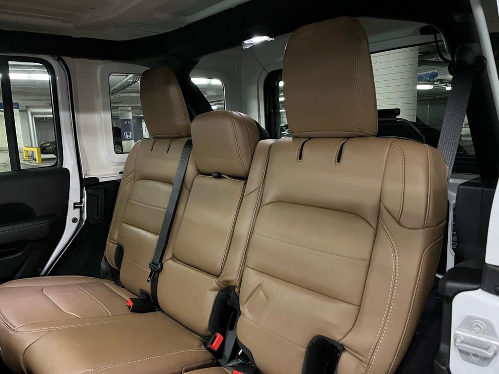 Used 2020 Jeep Wrangler Unlimited Sahara image 19