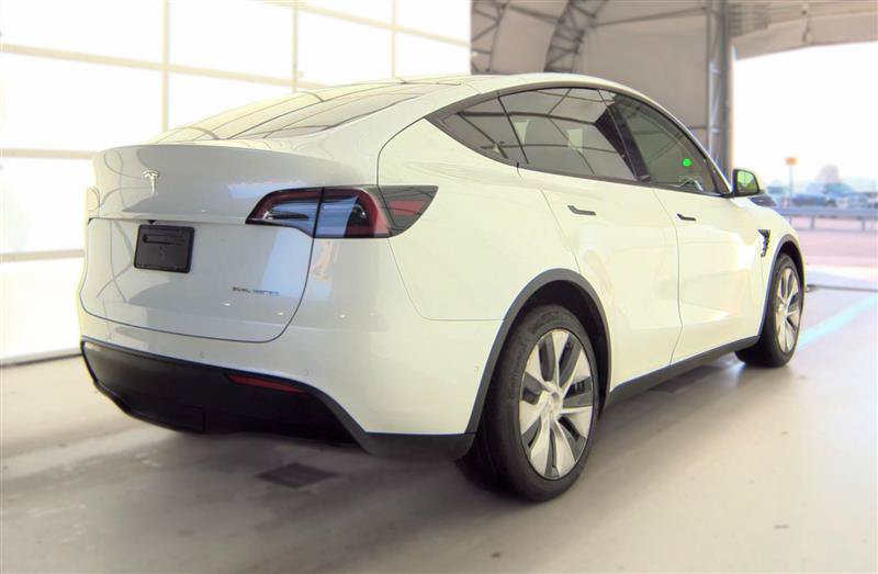 Used 2022 Tesla Model Y Long Range AWD/4WD image 4