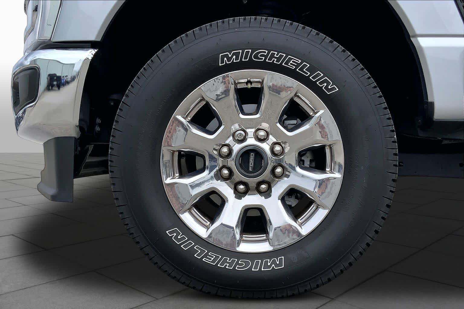 Used 2024 Ford F250 Lariat w/ FX4 Off-Road Package AWD/4WD image 11