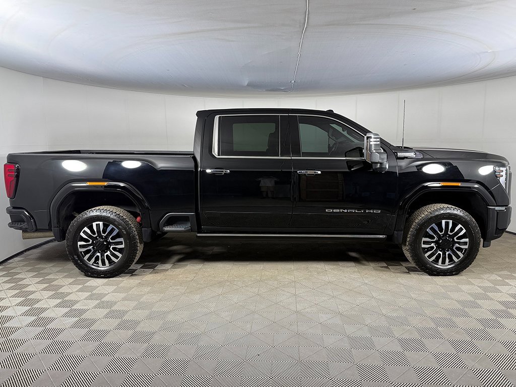 Used 2024 GMC Sierra 3500 Denali Ultimate image 18