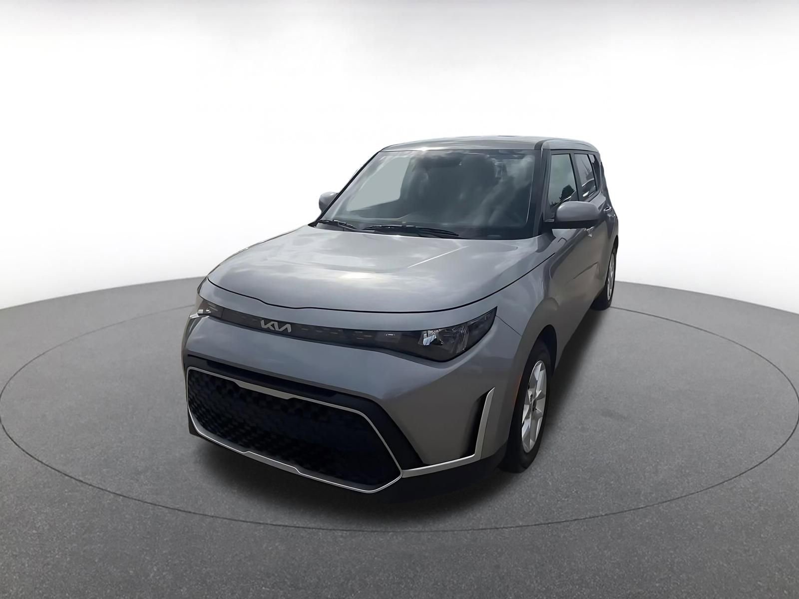 Used 2025 Kia Soul LX w/ LX Technology Package FWD image 7