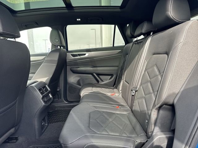 Used 2025 Volkswagen Atlas Cross Sport SE w/ Panoramic Sunroof Package image 12