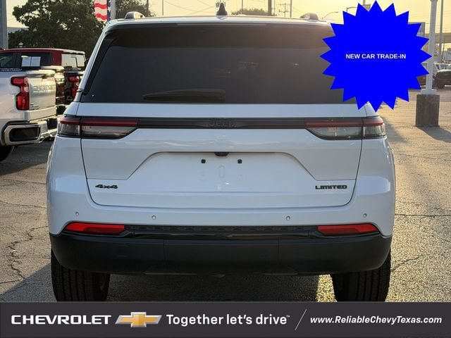 Used 2023 Jeep Grand Cherokee Limited w/ Black Appearance Package AWD/4WD image 7