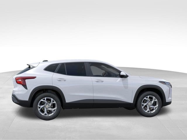 New 2026 Chevrolet Trax LS w/ LS Convenience Package FWD image 5