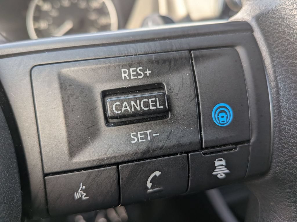 Used 2024 Nissan Rogue SV AWD/4WD image 23