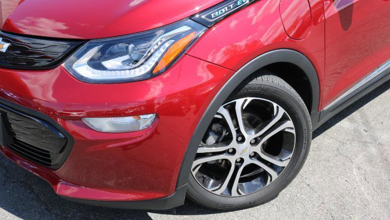 Used 2021 Chevrolet Bolt Premier w/ Infotainment Package FWD image 4