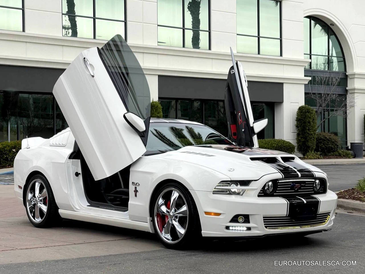 Used 2013 Ford Mustang GT Premium w/ Security Pkg image 2