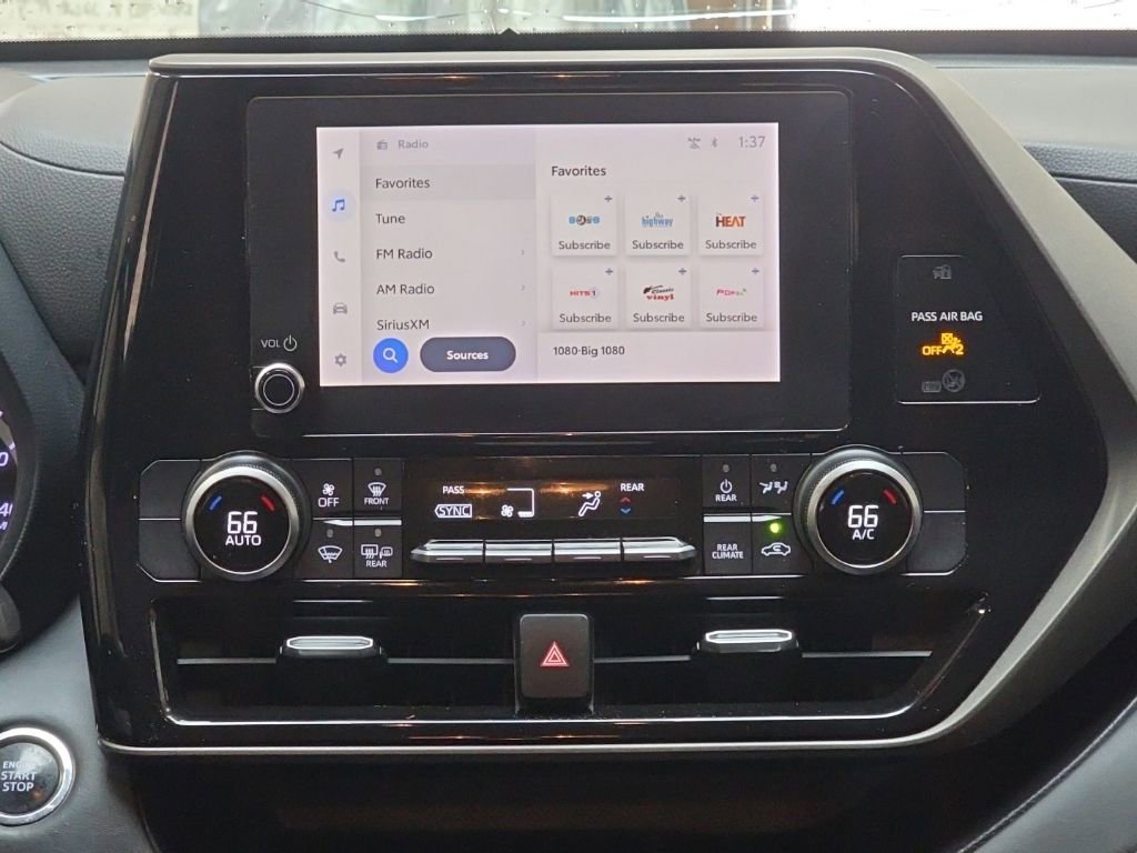 Used 2023 Toyota Highlander LE image 21