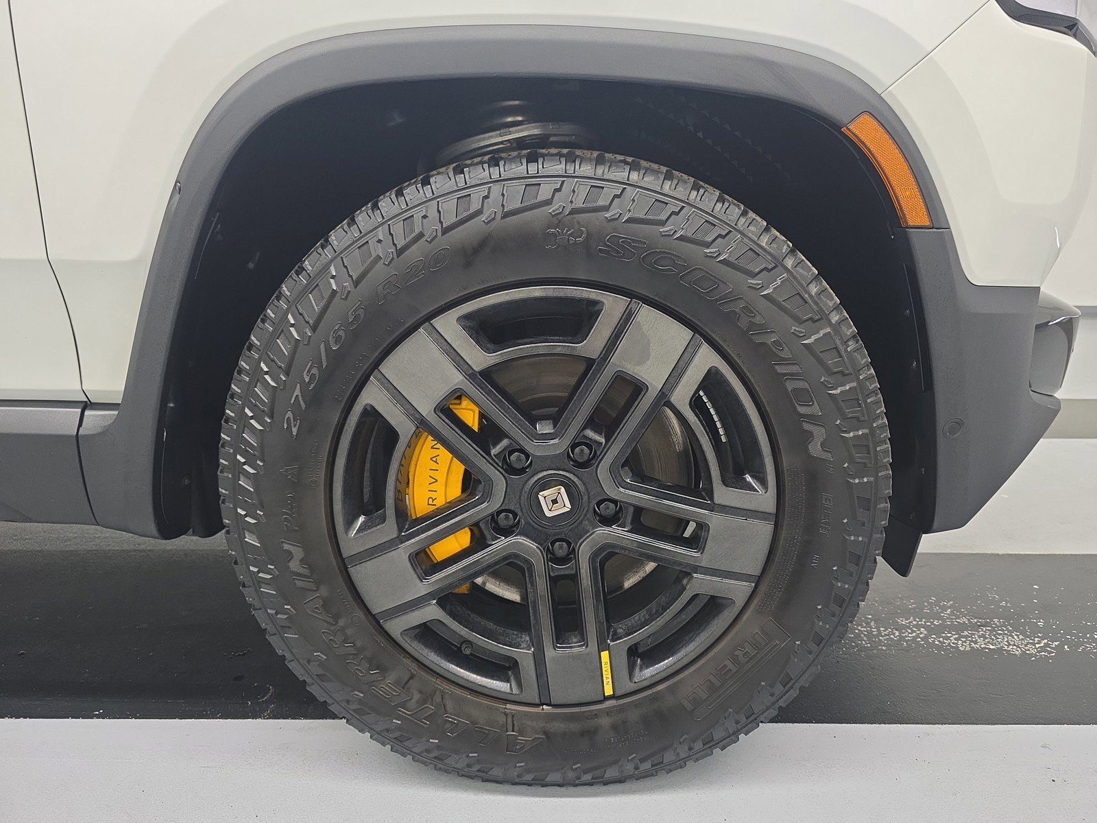 Used 2024 Rivian R1S Adventure AWD/4WD image 11