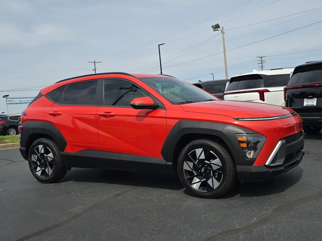 Used 2024 Hyundai Kona SEL image 1