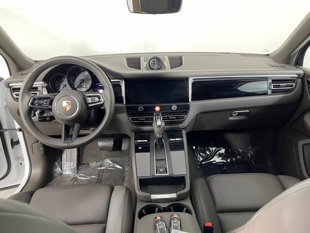 New 2025 Porsche Macan image 40